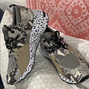 Steve Madden tennis shoes